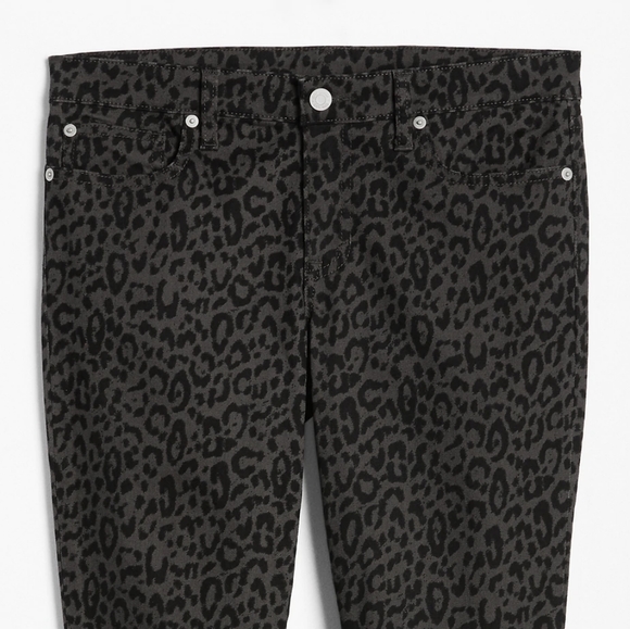 GAP Midrise Leopard Print Legging Jeans - Picture 4 of 8